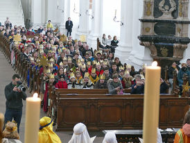 Diözesale Aussendung der Sternsinger im Hohen Dom zu Fulda (Foto:Karl-Franz Thiede)